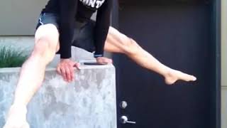 Straddle sit hold