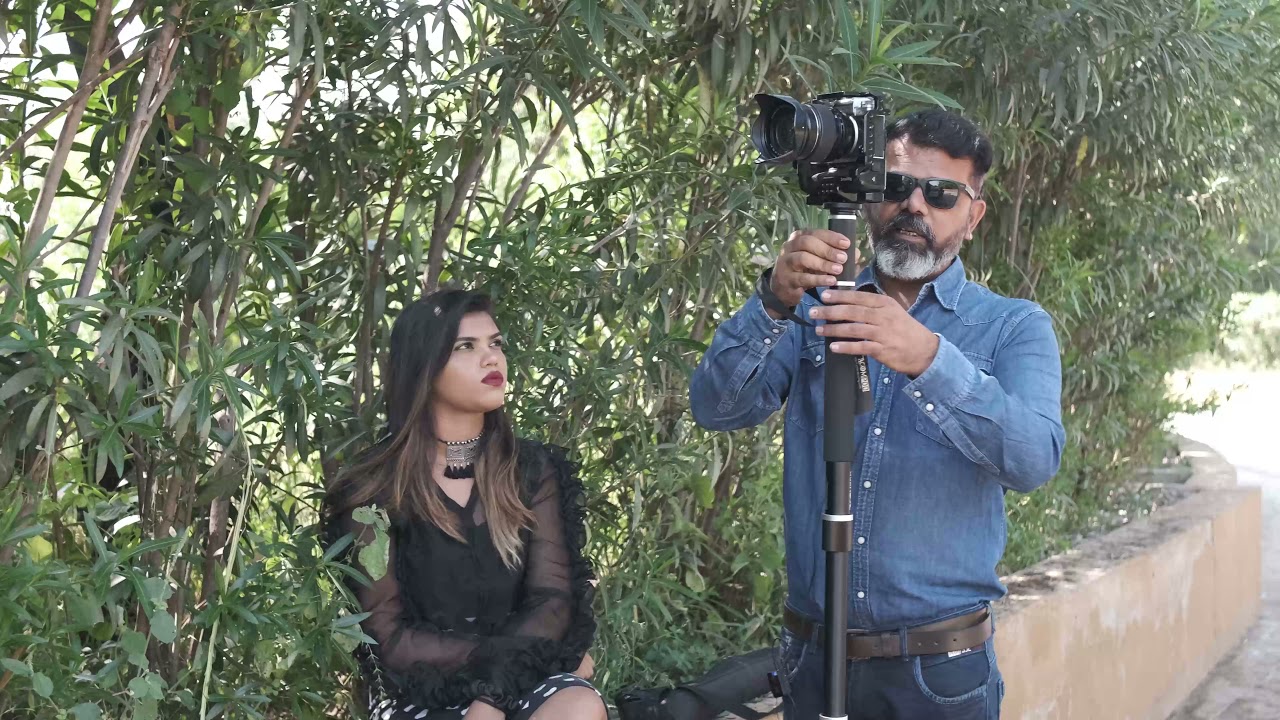 Best Monopod For Filmmakers and Photographers Zoompod Hindi