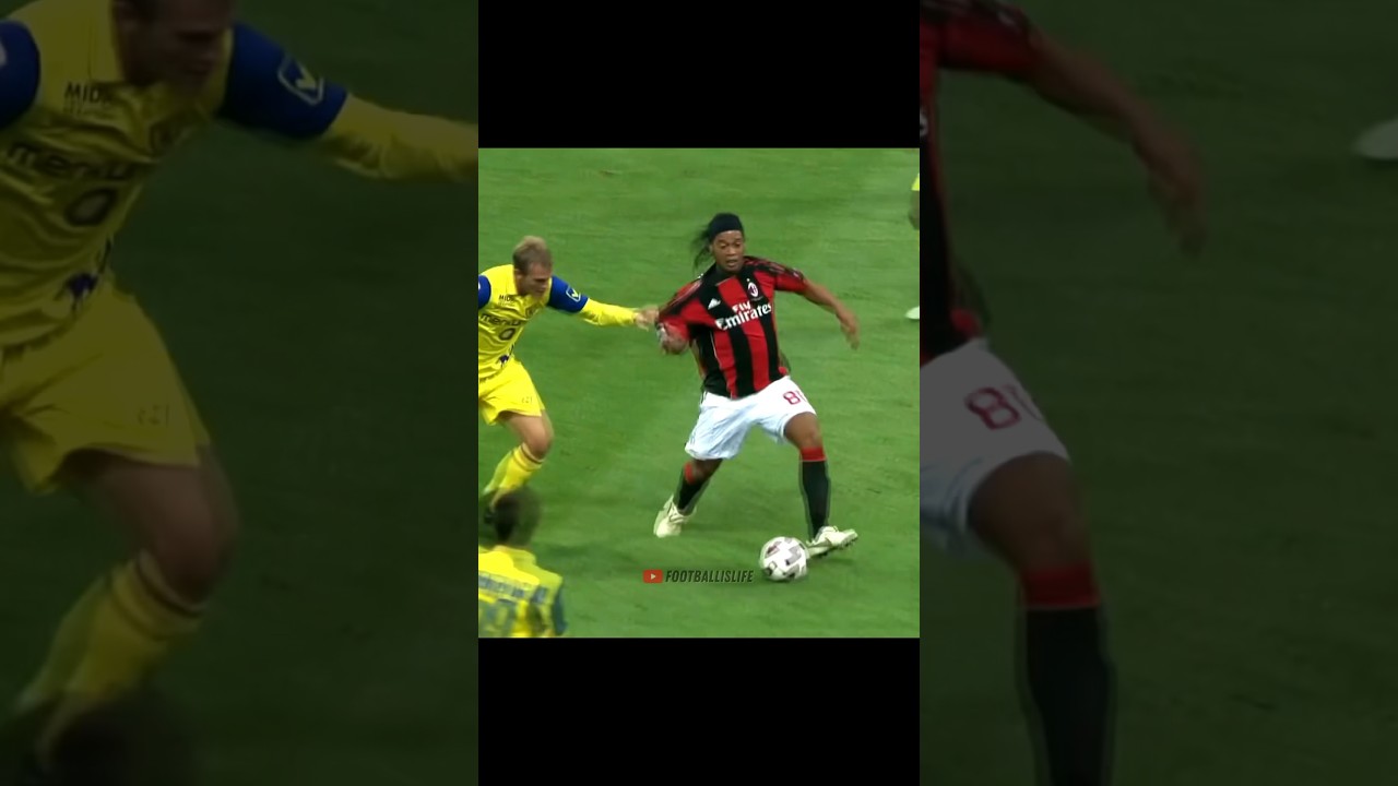 Ronaldinho Iconic Skills💀