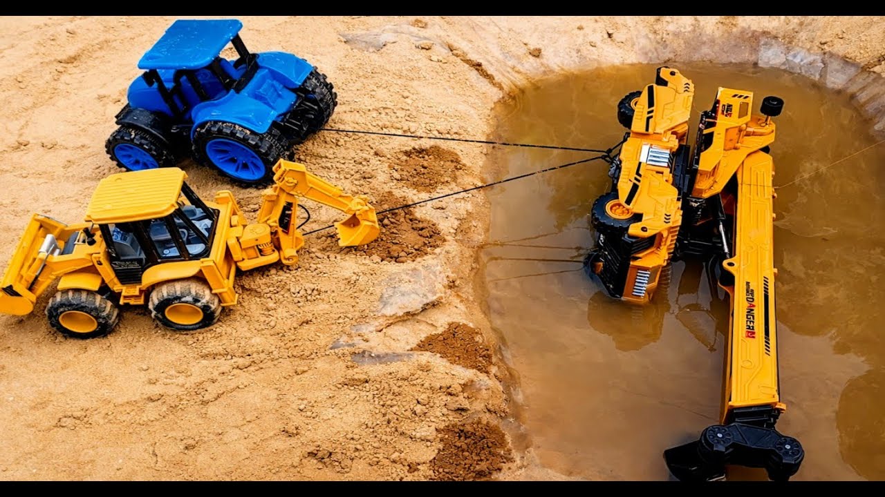 Tractor aur JCB ne Milkar Palti Hui Crane ko Pani se Bahar Nikala | Toy Rescue Video for Kids