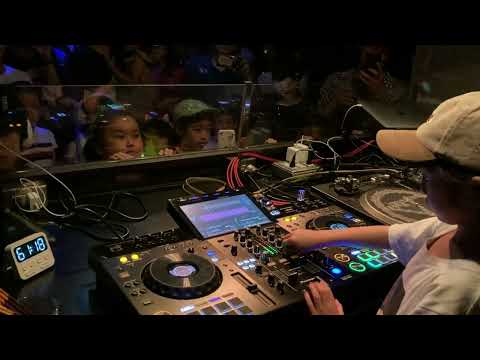 【ギネス世界記録】小学生DJ RINOKA 最年少クラブDJ（女性）@中目黒solfa ノーカット版 "guinness world records Youngest club DJ(female)"