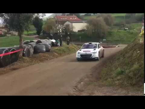 Aparatoso accidente de Surhayen Pernía en el Rallye Santander Cantabria