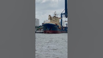 Tàu Buôn  rời cảng catz lái/KSQT