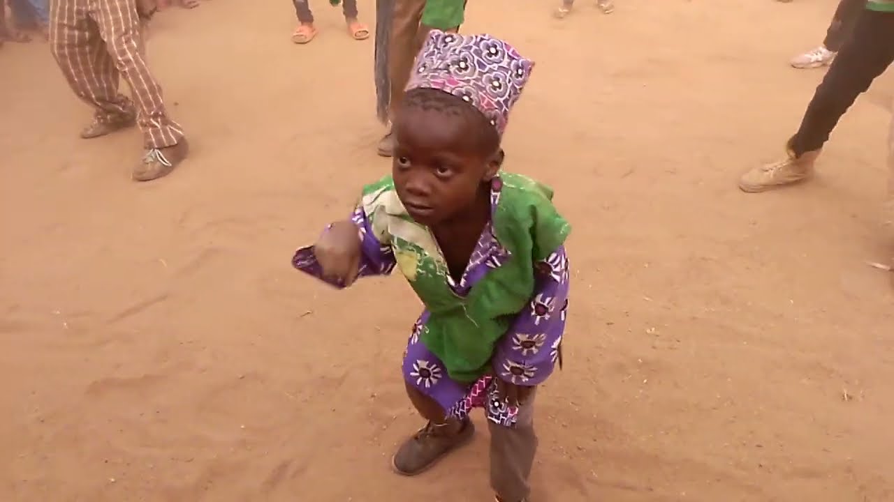 ZIARA muima 2021- dançarinos de manhungwa bem treinados.