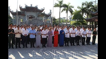 Lãnh đạo tỉnh dâng hương, dâng hoa tưởng niệm Chủ tịch Hồ Chí Minh và các Anh hùng Liệt sĩ