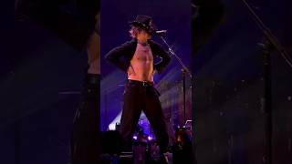 Ross Lynch - A Kiss - live in Montclair