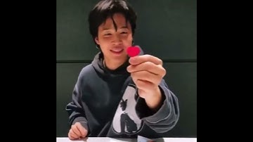 Jimin showing his heart and sneezing in very tiny 🤏🏻🤏🏻😂 #jimin#shorts#vlive