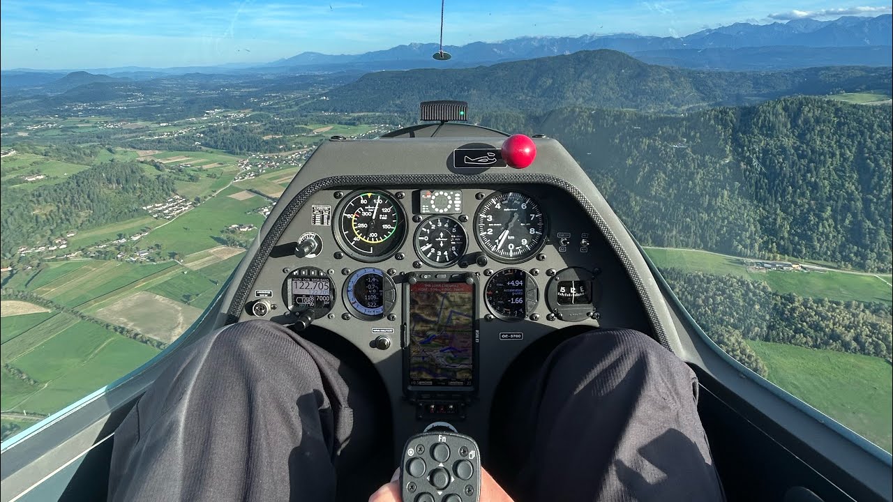 Segelflug Flugplatz Feldkirchen (21.09.2025) - YouTube