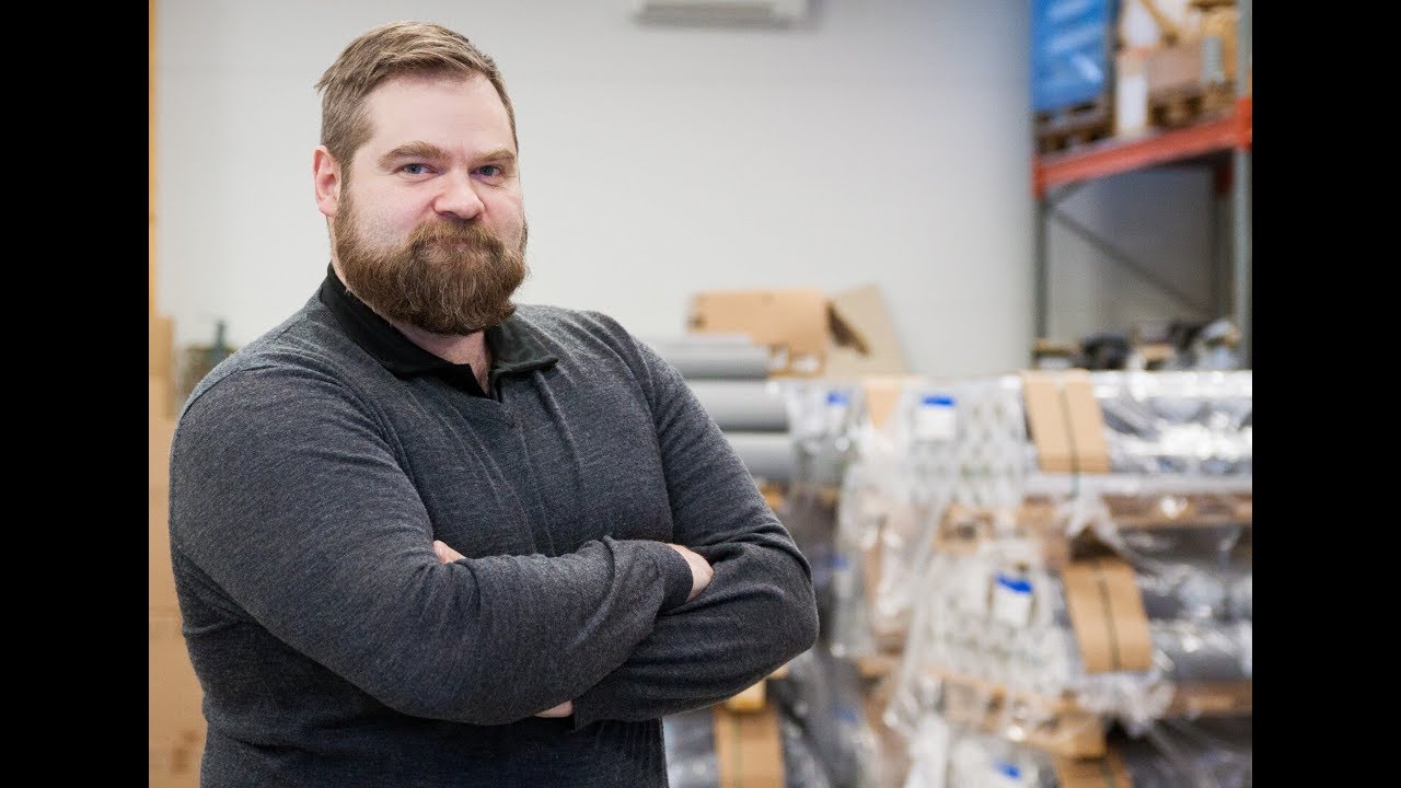 Suomen Teollisuuskatot Oy:n Tomi Norrbyn kokemuksia PetterSteelistä