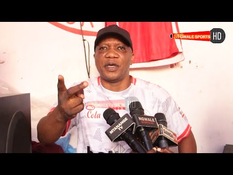 MCHUNGAJI APAGAWA NA KOCHA MPYA WA SIMBA NI KIBOKO WA YANGA