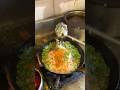 फ्राई पेन वाली चिकन बिरयानी #streetfood #hotal #devhoteljaipur #youtubeshorts #amezing #wow #food