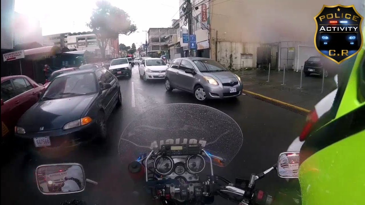Moto no da campo al bebé con 11 días de nacido hacía hospital de niños!!! Policía de Tránsito