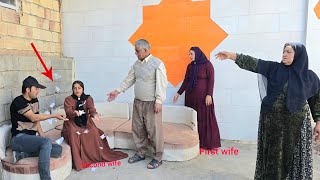 Download Lagu The second wife's condition for returning the land is that her brother marries the first wife. MP3