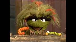 Clic Sesame Street - Grungetta Spells Mud 1986