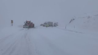 Oregon Winter Weather: Traffic Accidents Force Highway Closures screenshot 5