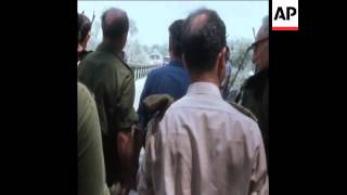 SYND 28 6 75 ISRAELI DEFENCE MINISTER, SHIMON PERES, AT OPENING OF ALLENBY BRIDGE