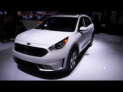 New 2018 Kia Niro Hybrid SUV - Exterior Tour - 2017 LA Auto Show, Los Angeles CA