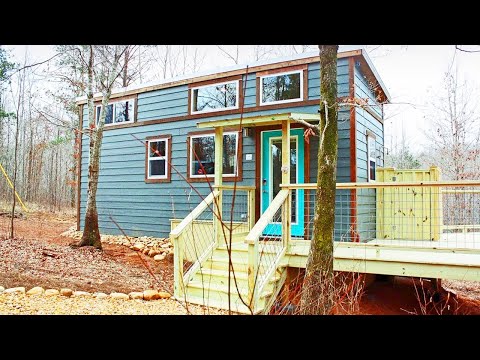 Video: Wind River Tiny Homes Būvē Mazas Telpas, Kas Ir ļoti Stilīgas