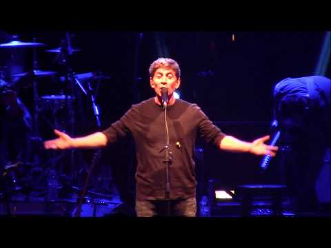 Θανάσης Παπακωνσταντίνου &
