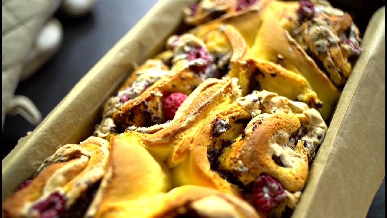 Borbás Marcsi szakácskönyve – Csokis málnás habcsókos kalács (2019.06.02.)