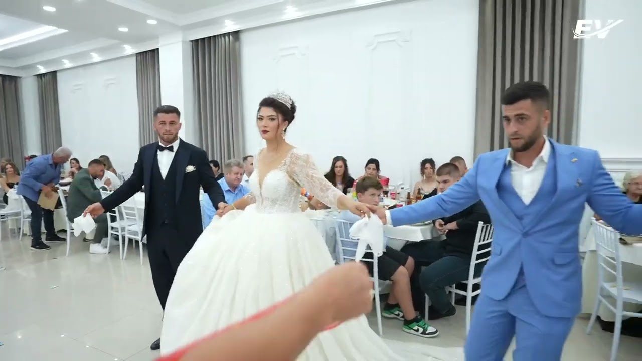 Familja hap Dasmën sipas Traditës në Dasmat Shqiptare // Erlind Vaja Production