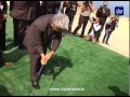 النسور يلعب الجولف في البحر