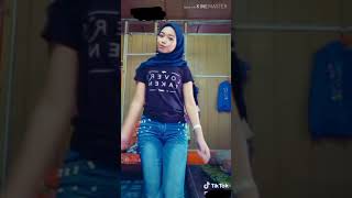 Awek tiktok gelek