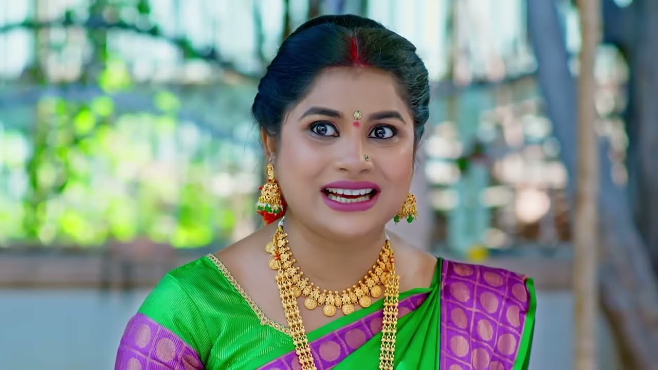 Janaki’s కారు బ్రేక్‌డౌన్ అవుతుంది. | Radhamma Kuthuru | Full Ep. 992 | ZEE Telugu