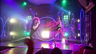 Alexandra Williams Monroe & Sergio Guerra bailando samba en Fausto Discotheque