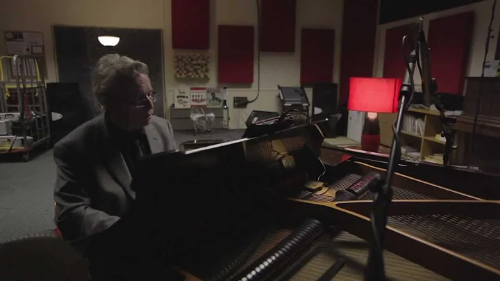 Ian Garner performing Sorry Seems To Be The Hardes...