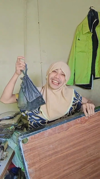 mainan baru dari emak⁉️malah mau di makan bijinya🤣😂#hafiez #shorts #funny #hiburan