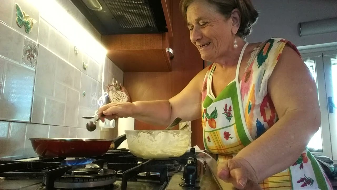 Delicate frittelle fiori di zucca e formaggio Dolce #cucinaitaliana #cucinacalabrese #fioridizucca