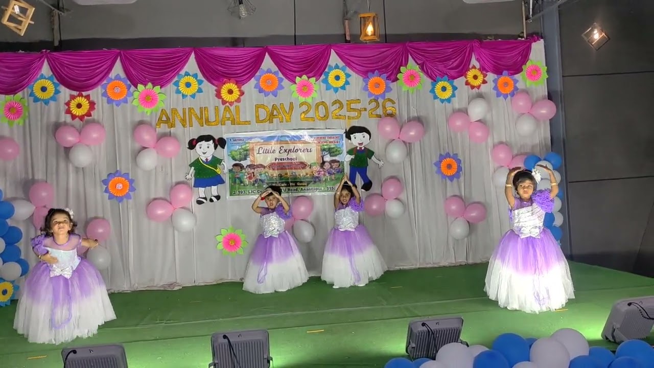 First dance on stage #cutebaby #viral