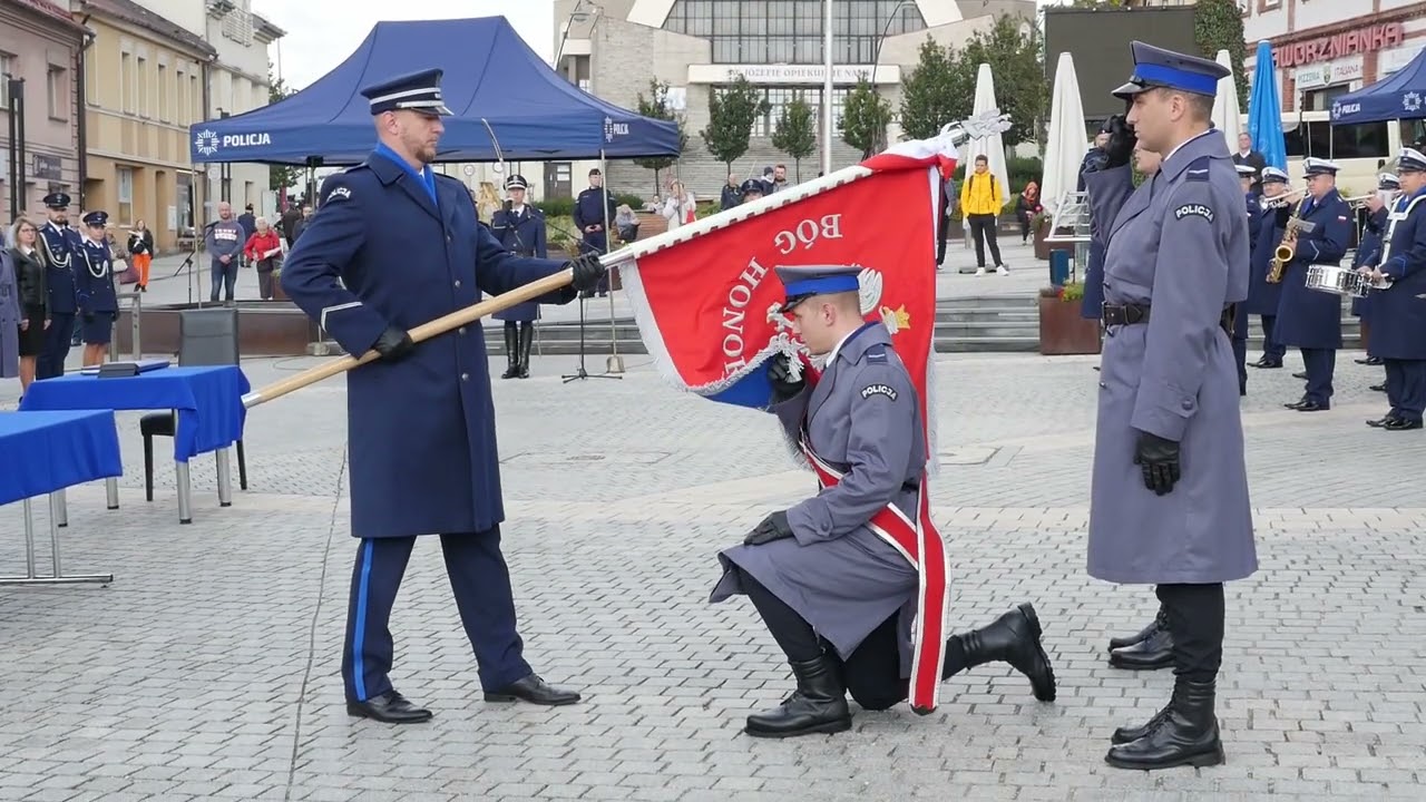 Uroczyste nadanie i wręczenie sztandaru KMP w Jaworznie za nami