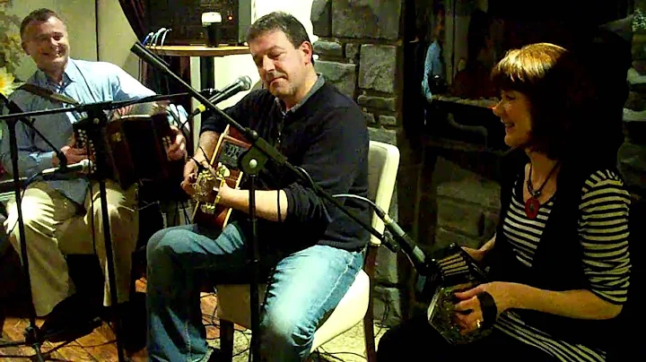 Tunes in Tuam ~ Gary Quinn, Mike Stewart & Ann Kir...