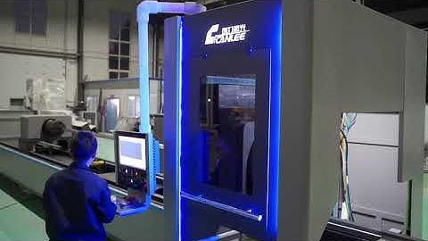 New designed laser cutting machine for tube with 3 pneumatic chucks