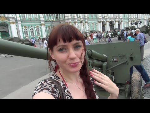 St. Petersburg. Санкт-Петербург. Дворцовая площадь. Экспозиция боевой техники времен В.О войны