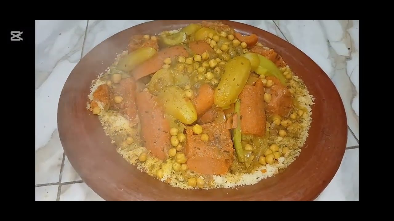 الضيف الاجنبي قال تشهى كسكسو.  ولكن حتى انا ما عطلتوش صاوبت واحد القصرية باللحم البقري من شغل ايديكم