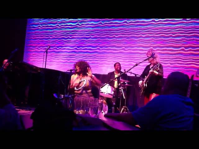 Lady A sings  "Death Letter"