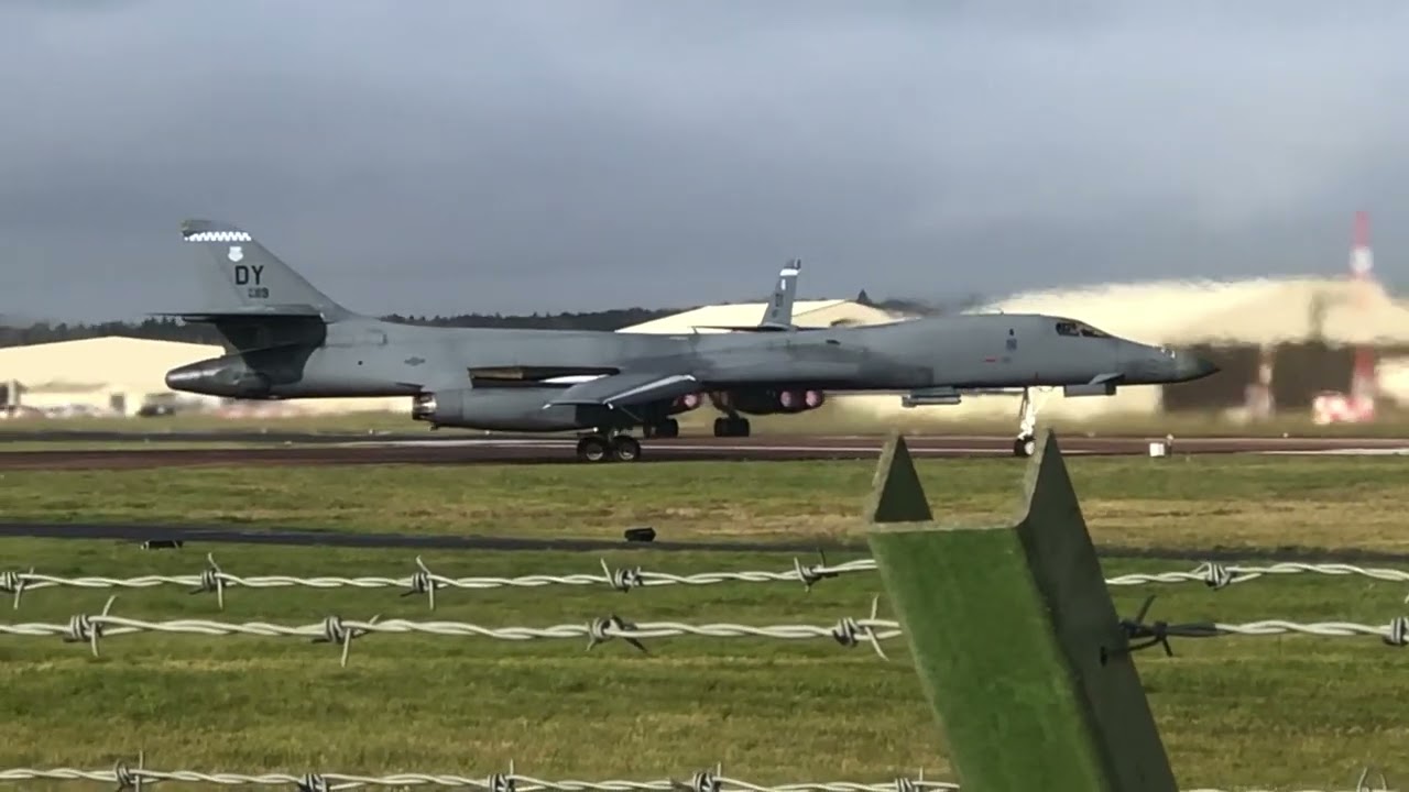 Rockwell B1-B Lancer Howler flight take off from RAF Fairford 26/10/2023