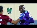 لاعب الاهلي مودو بارو في مباراة الخلود 