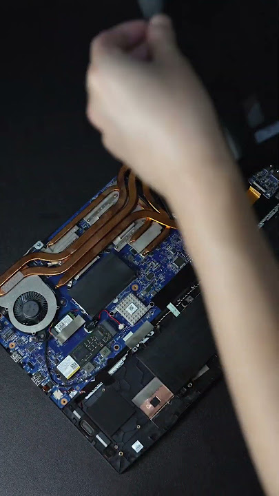 Unboxing a MSI computer sent by a fan
