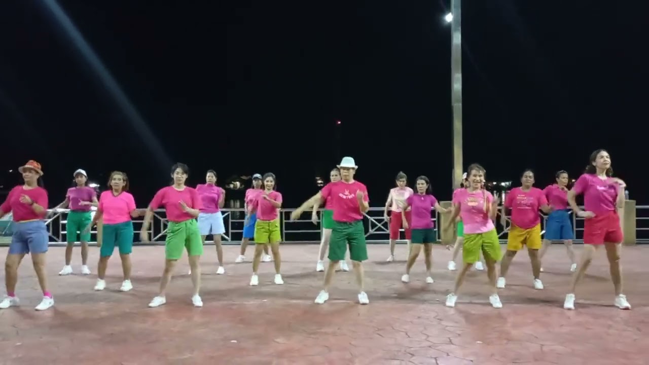 ไลน์แดนซ์จังหวะชะชะช่า เพลงสุขกันเถอะเรา (ขอบคุณ ไข่มุก golden song )