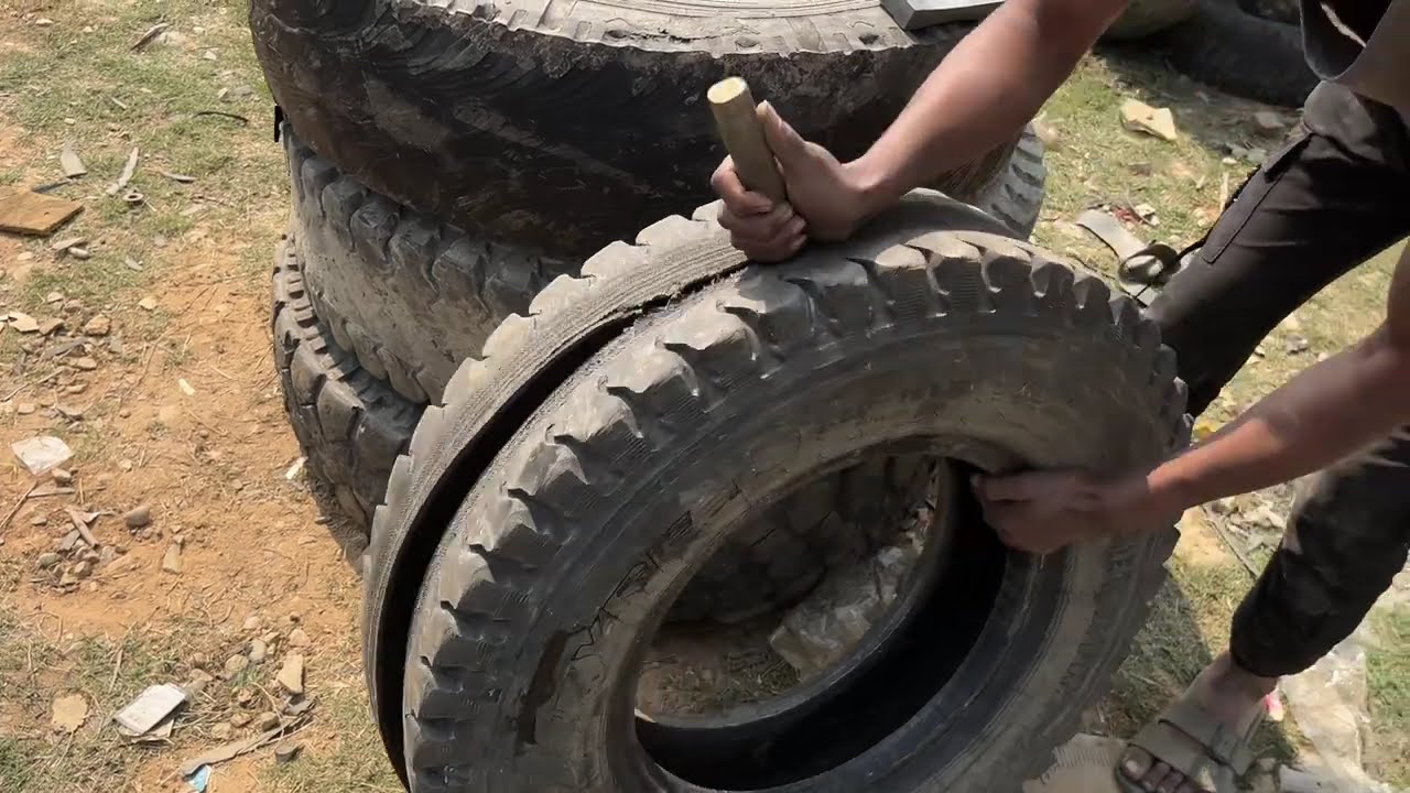 Scrap Tyre Cutting 🔥 | Old Tyre Ko Kaise Kaate Heavy Tool Se