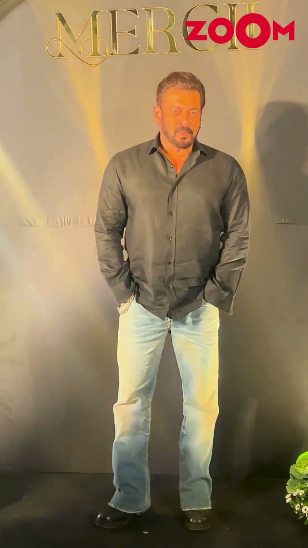 Salman Khan's SWAG ENTRY as he arrives to attend Nirvaan Khan's birthday party #salmankhan #shorts