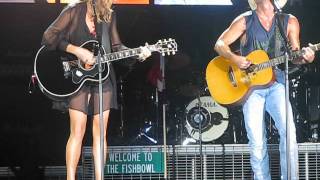 Video-Miniaturansicht von „You and Tequila - Kenny Chesney & Grace Potter“