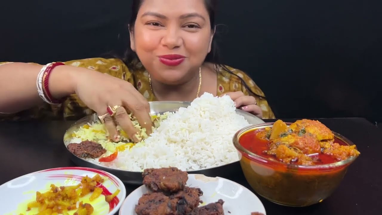 Bigbites, Eating Rice With Duck Egg Curry, Fulkopi Vaja, Kucho Chingri Bora।।