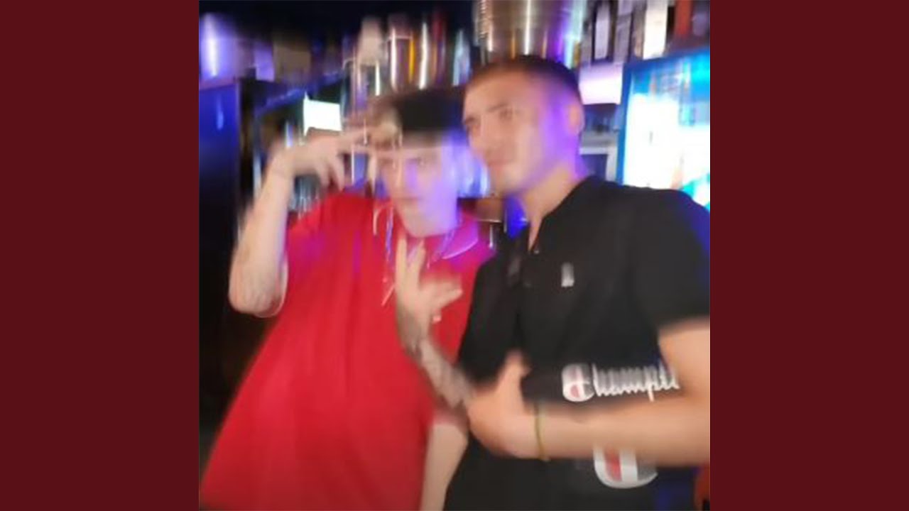 Obejrzyj QUEEN w YouTube Obejrzyj QUEEN w YouTube