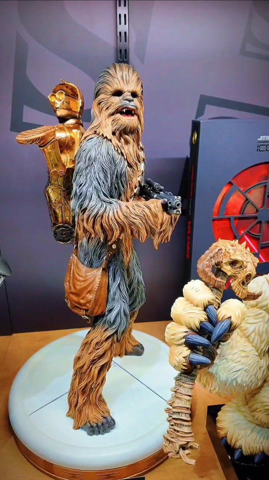Starwars Chewbacca Premium Format Figure by Sideshow! #starwars