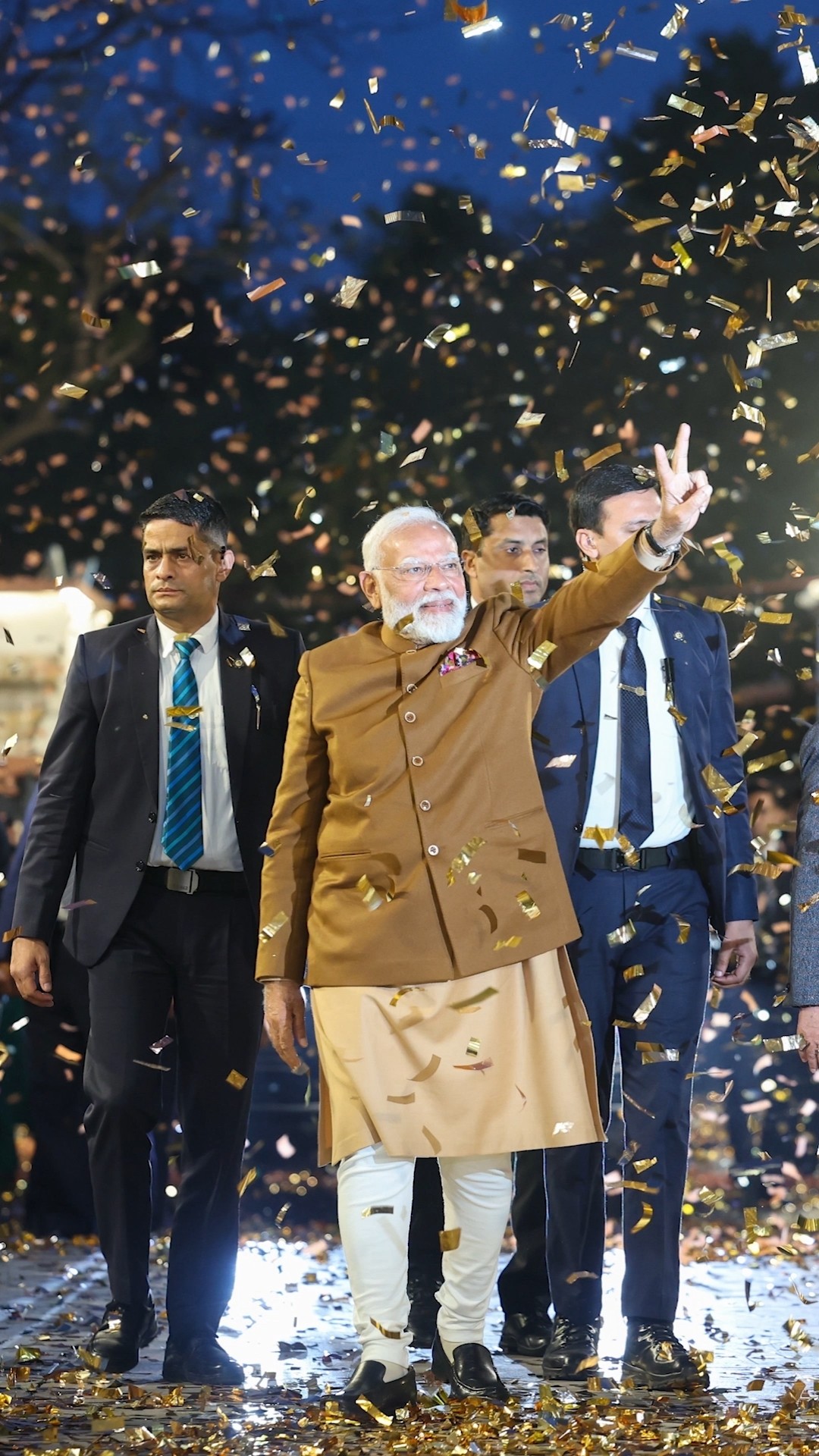 PM Modi receives a grand welcome at BJP headquarters in New Delhi | #shorts